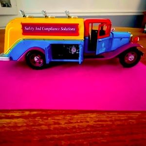 “1934 Ford - Motor Oil Tanker” 1:24 Scale Model Truck